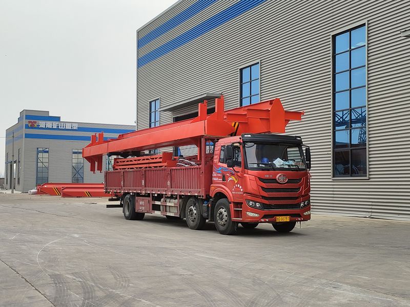 2臺電動葫蘆門式起重機(jī) MHxh10t—13m 發(fā)往河南焦作交付客戶使用。